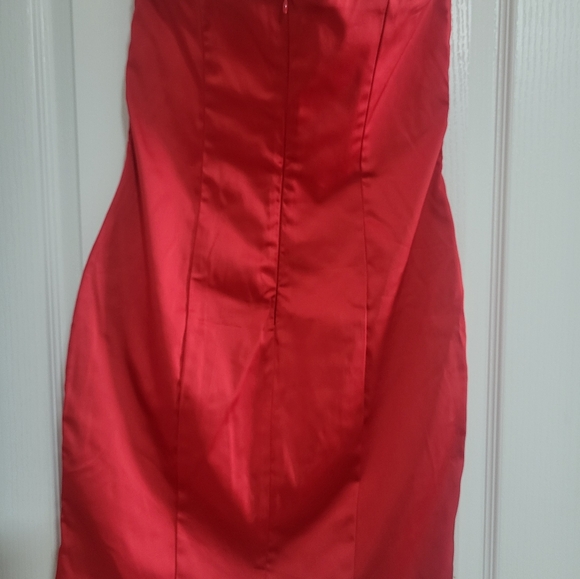 Strapless red dress - Picture 2 of 4